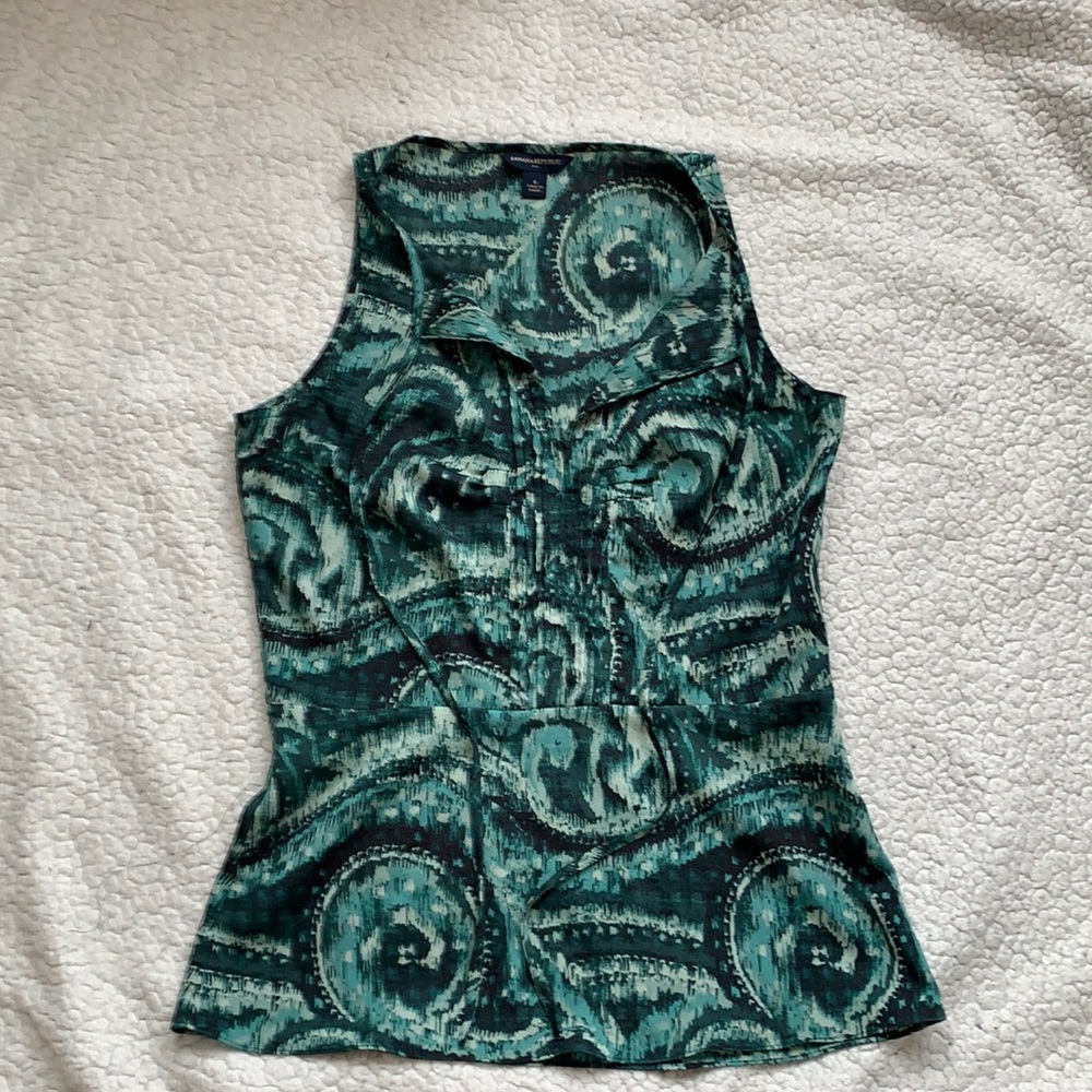 Banana Republic Factory green print sleeveless top